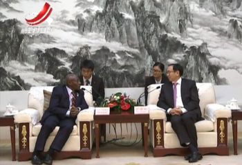 尹建業(yè)副省長(zhǎng)會(huì)見赤道幾內(nèi)農(nóng)林畜牧部部長(zhǎng)梅萊一行